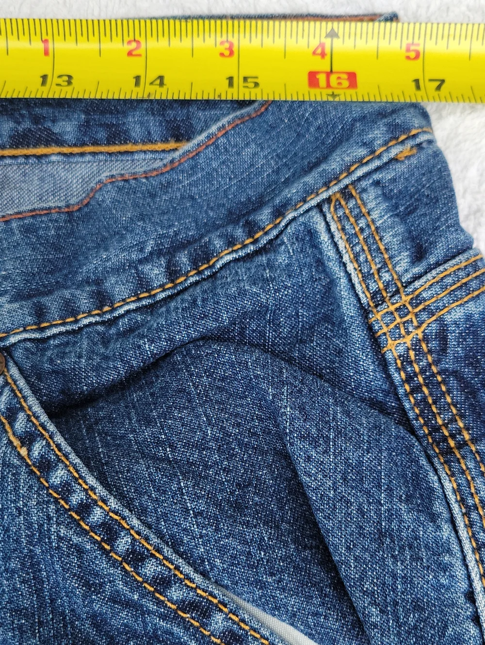 Levi's Medium Wash Blue Denim Jean Carpenter Shorts Sz 34
